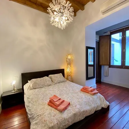 Duplex Catedral Con Parking Gratis *